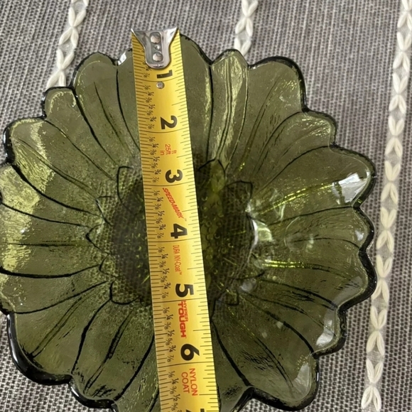 Vintage Green Indiana Glass Sunflower Bowl 7" Lily Pons Collection - Picture 5 of 6